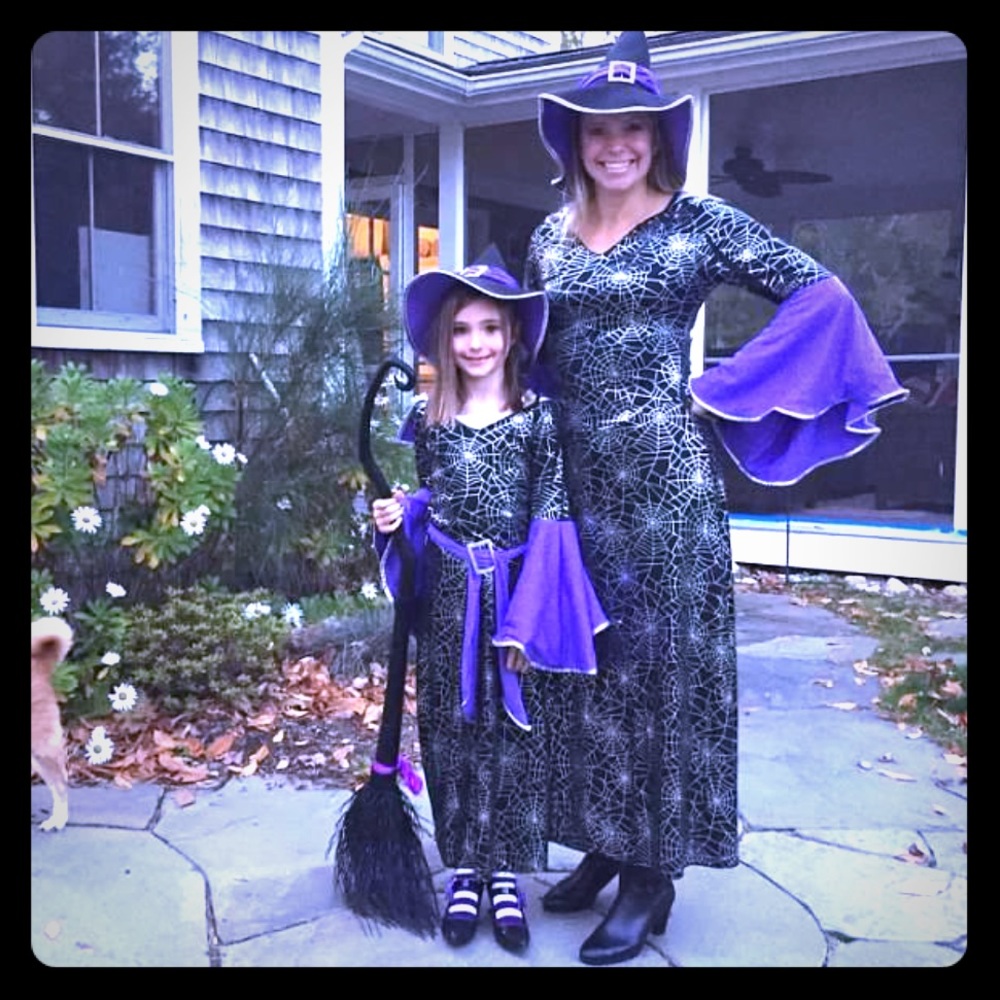 HALLOWEEN! Matching mom/daughter witch costumes.